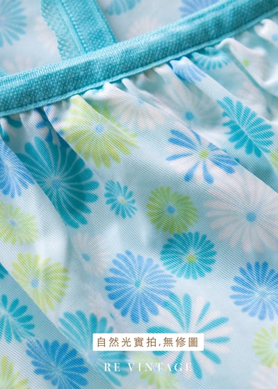 清涼薄荷藍轉動的小花細肩帶洋裝14