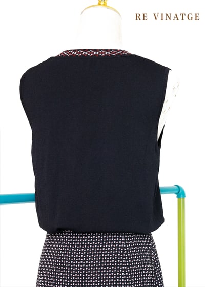 小領口圖騰黑色薄針織背心11