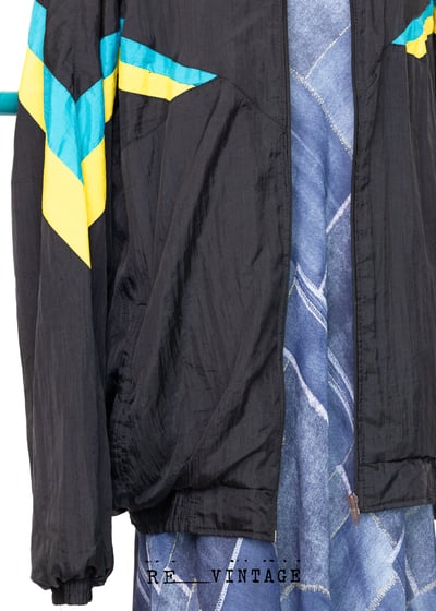 打籃球得滿分的黑色運動外套5