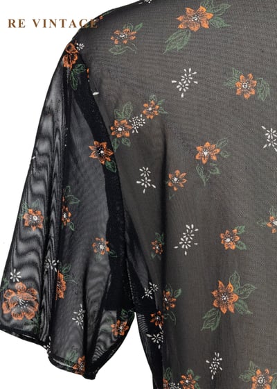 暖調浪漫紅白花透膚長洋裝13