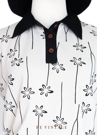 米白小黑花單隻飄飄可愛上衣3