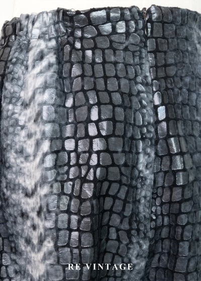 銀灰鱗紋質感冷冽高腰長褲（26-32"）13