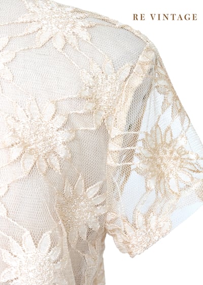 Dark Butter 透膚小花短版上衣9