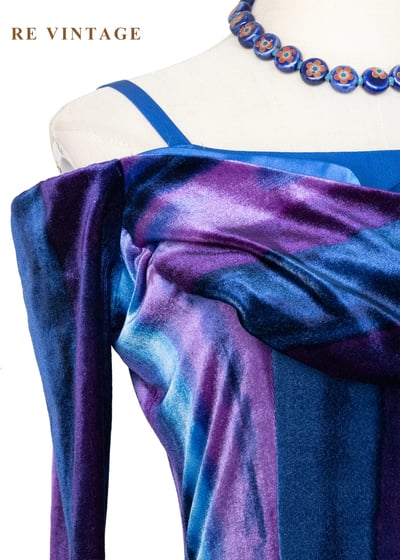 極光極限 - 迷幻漸層線條垂墜領長洋裝5