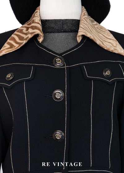 流動黃金黑結構主義上衣短版外套3