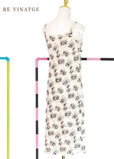 奶油色蕾絲花花細肩帶洋裝7