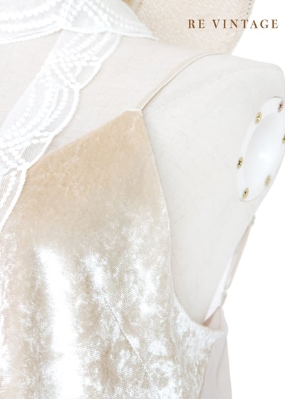 香檳色絨布與雪紡交織細肩帶背心5