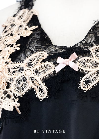 奶霧花語甜美黑系細肩帶背心6