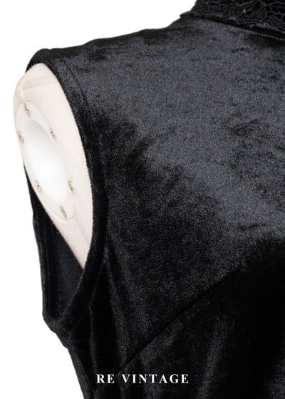 精緻玫瑰暗夜絨布背心6