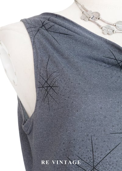 星芒印花垂墜領無袖上衣5