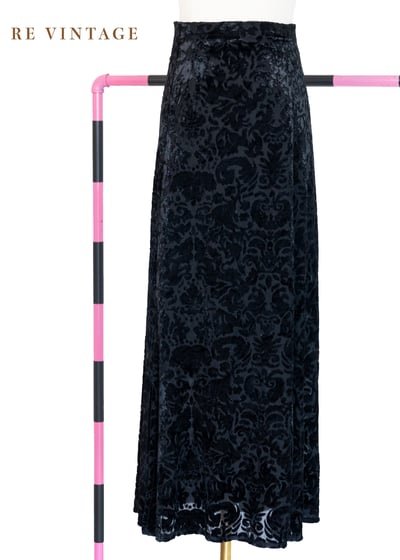 典雅の圖騰燒絨絨布長裙（26-28"）1