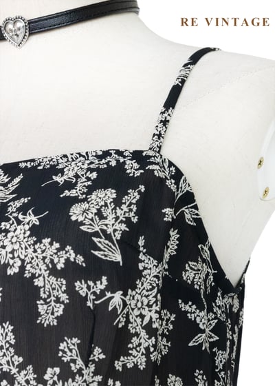 黑夜碎花拼蕾絲細肩帶洋裝7