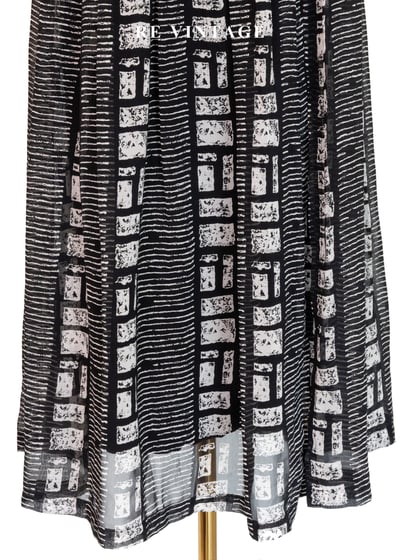 Black & White 幾何手繪筆觸高腰長裙（25"）12