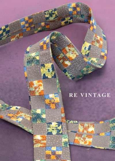 灰色世界裡の彩色方塊領帶2