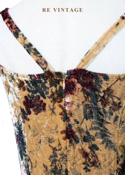 酒紅玫瑰琥珀滿版繁花絨布長洋裝16