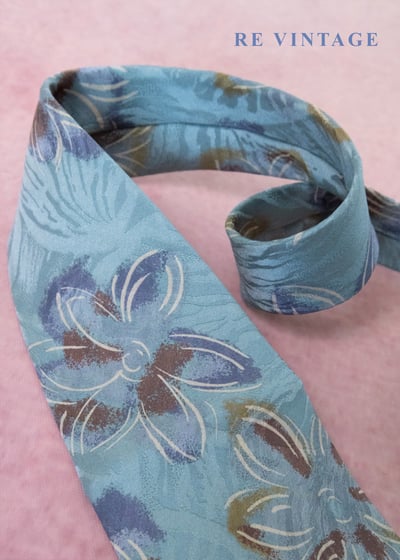 天藍色的花卉邂逅領帶11