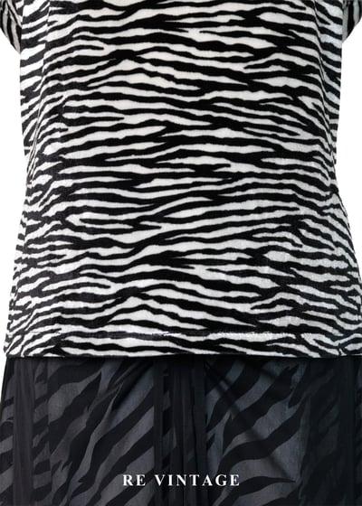 黑白流動斑馬紋絨布上衣4