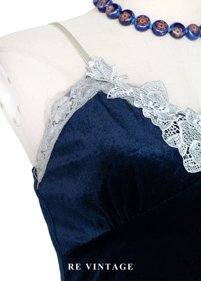 深藍蕾絲刺繡絨布細肩帶背心5