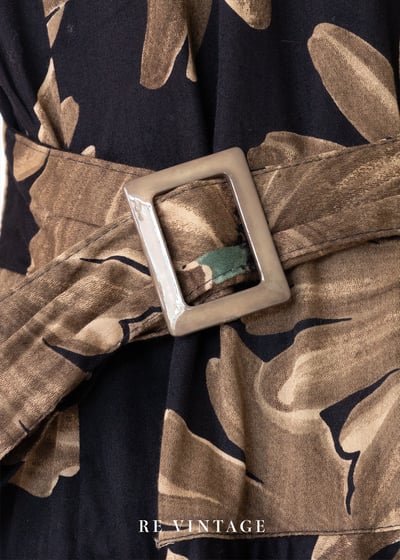 褐色大花黑底復古洋裝18