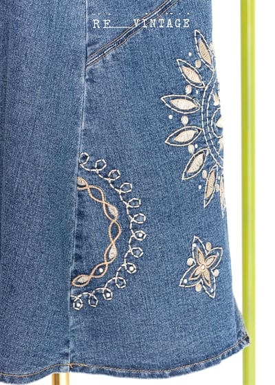刺繡小花牛仔Ａ字中長裙9