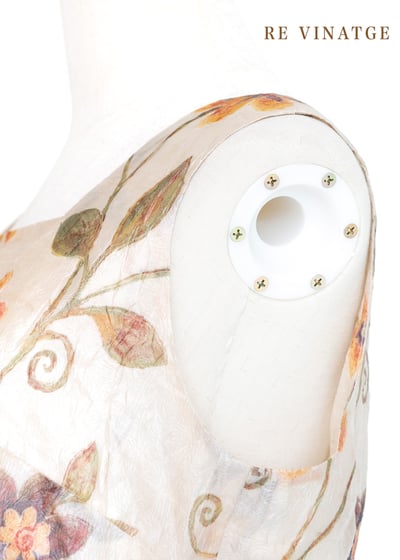 漂亮壓花米白色夏日洋裝6