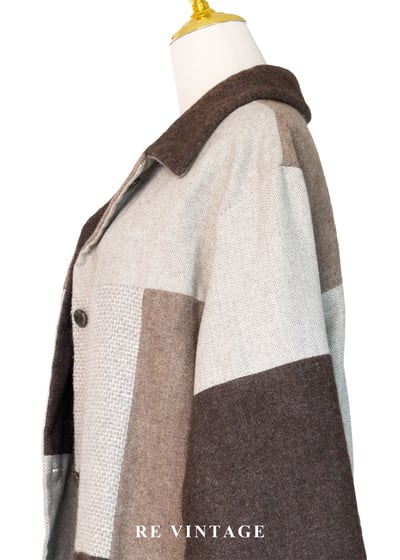 大地色拼接方格毛呢長版外套10