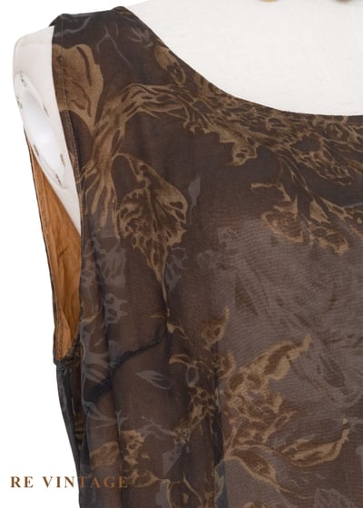 深灰紗中透著橘光抽象花朵長洋裝5