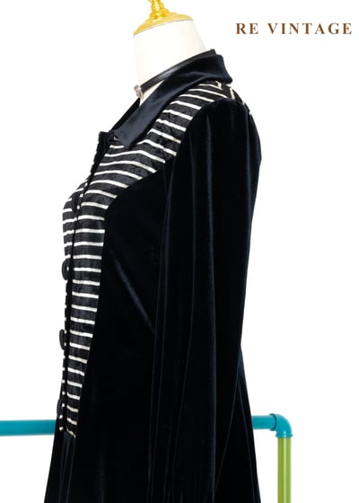條紋狂想曲排釦黑絨洋裝10
