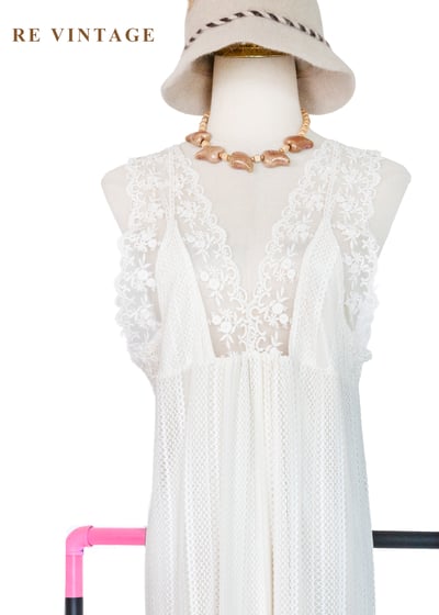 奶白色蕾絲仙氣光芒洋裝3