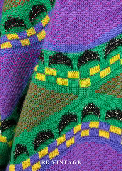 霓虹雜訊裡的幾何波浪針織毛衣7