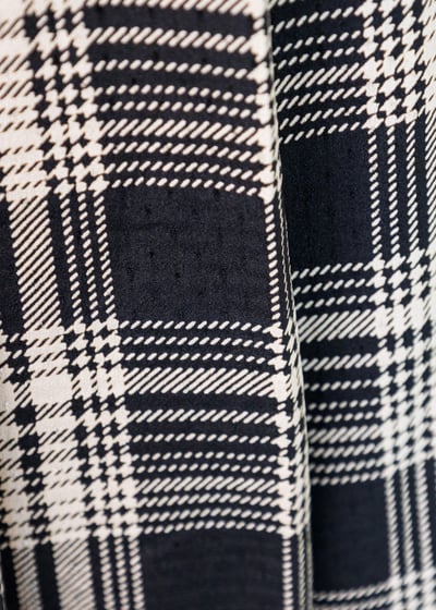 輕薄黑白格百褶裙5