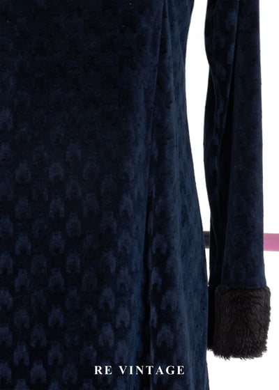 華麗毛邊深藍立體壓絨布洋裝6