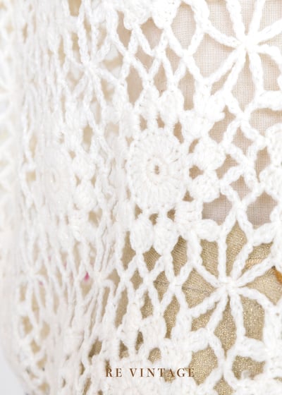 Pure white 針織小花荷葉領罩衫12