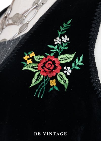 黑暗系牧羊女孩花朵刺繡背心7