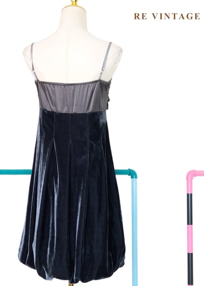 緞面大蝴蝶結絨布泡泡迷你洋裝9