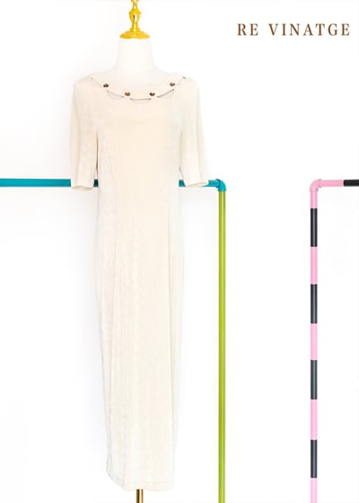 垂墜感超美的米黃色彈性長洋裝1