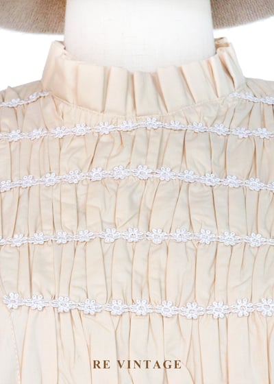 奶油褶影古典少女上衣3