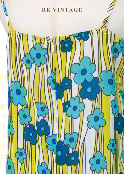 向陽藍花俏皮線條細肩帶洋裝13