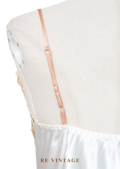 法式晨光白日夢花朵刺繡緞面洋裝12