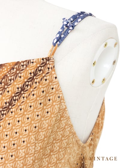 Cappuccino 斜紋小花垂墜領細肩帶洋裝13