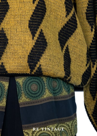 黑黃色螺旋紋路針織毛衣4