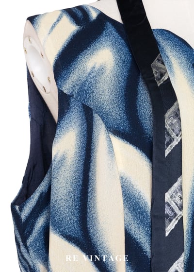 藍流波紋優雅流向洋裝7