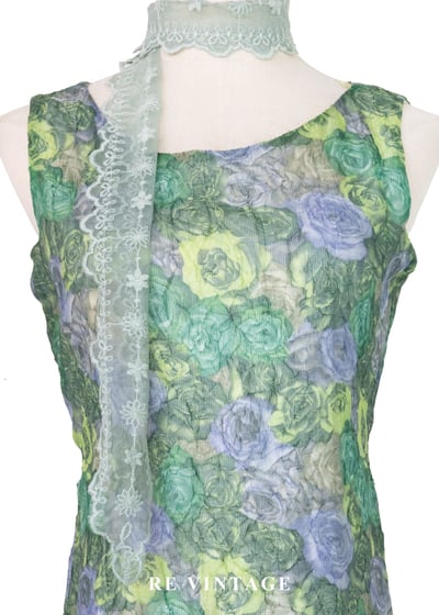 薄透柔和綠花園長洋裝5