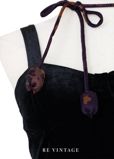 必備單品 - 黑絨布小背心7