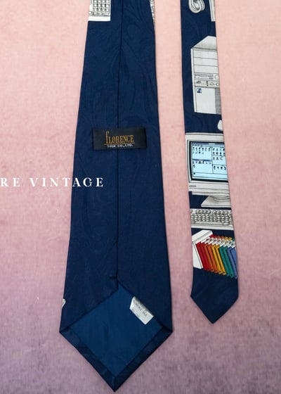 數位時代的最初夢境 - 科技硬核圖鑑領帶9