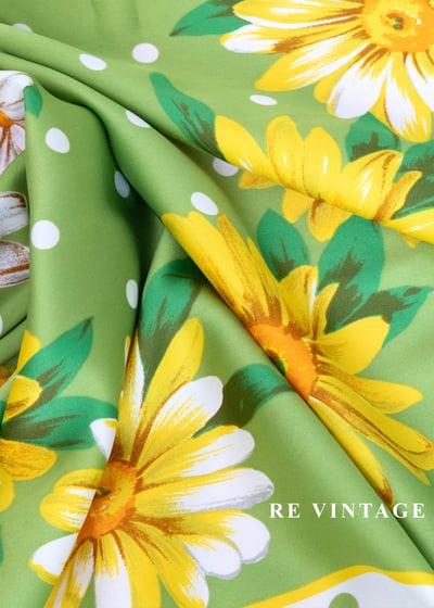 檸檬草地野餐趣絲巾8