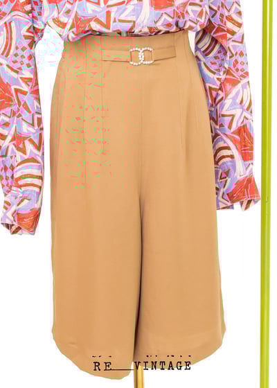 亮亮鑽石小釦奶茶色及膝短褲（26.5"）1