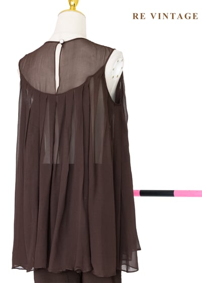 深褐流沙 - 極簡透感壓褶雪紡背心8