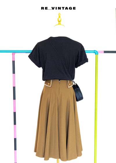 牛奶糖色刺繡小花及膝裙5