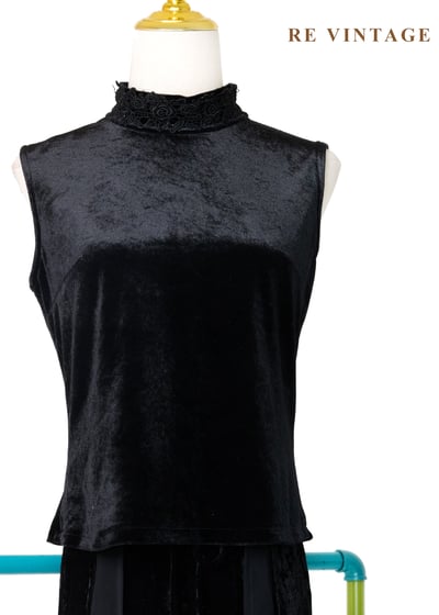 精緻玫瑰暗夜絨布背心1